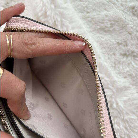 Kate Spade Round Zipper‎ Pink Leather Wallet - Picture 4 of 6